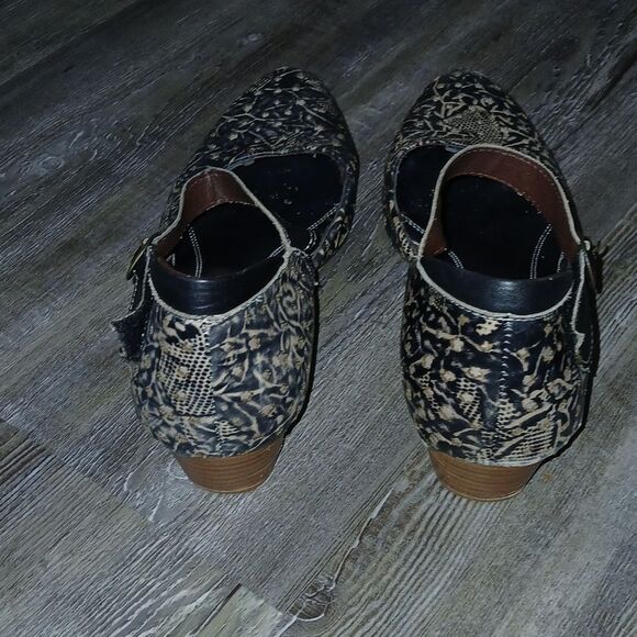 L'Artiste Spring Step black and tan cutout wooden wedge heel shoes Sz 41 - Picture 4 of 9